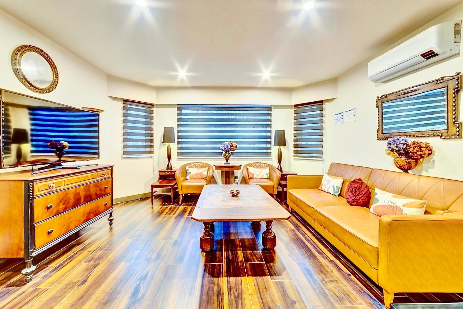 Neocolonial Nouveau Kensington Vacation Home Ванкувер Экстерьер фото