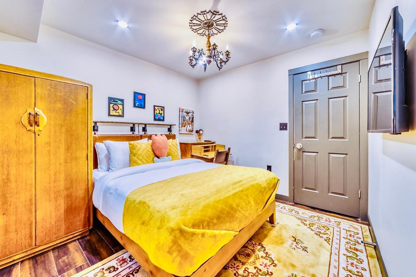 Neocolonial Nouveau Kensington Vacation Home Ванкувер Экстерьер фото
