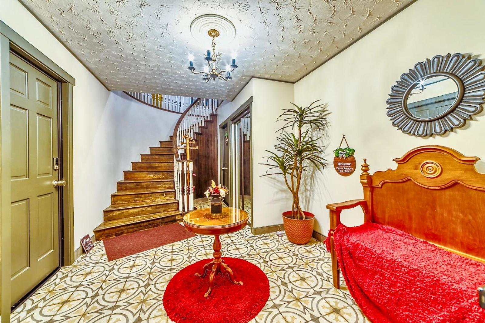 Neocolonial Nouveau Kensington Vacation Home Ванкувер Экстерьер фото
